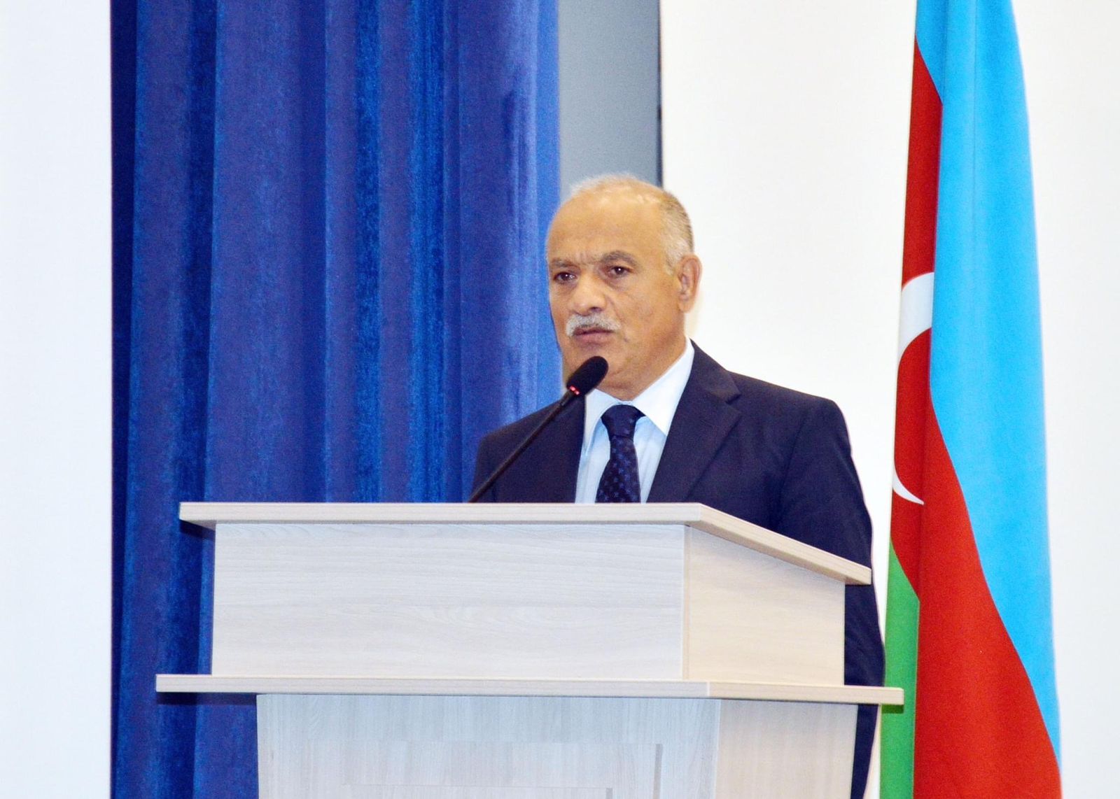 Araz Əhmədov